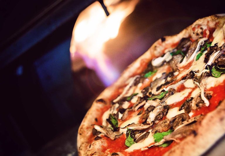 03-authentic_pizzas_desktop | Famoso Italian Pizzeria + Bar